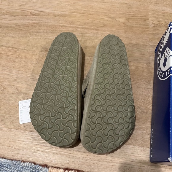 Never worn Men’s Birkenstock Boston Clog (size 43). I purchased the wrong size - Picture 3 of 5